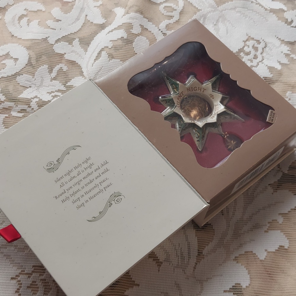 Hallmark Keepsake 2006 Silent Night Yuletide Harmony Metal Star Ornament QP1116